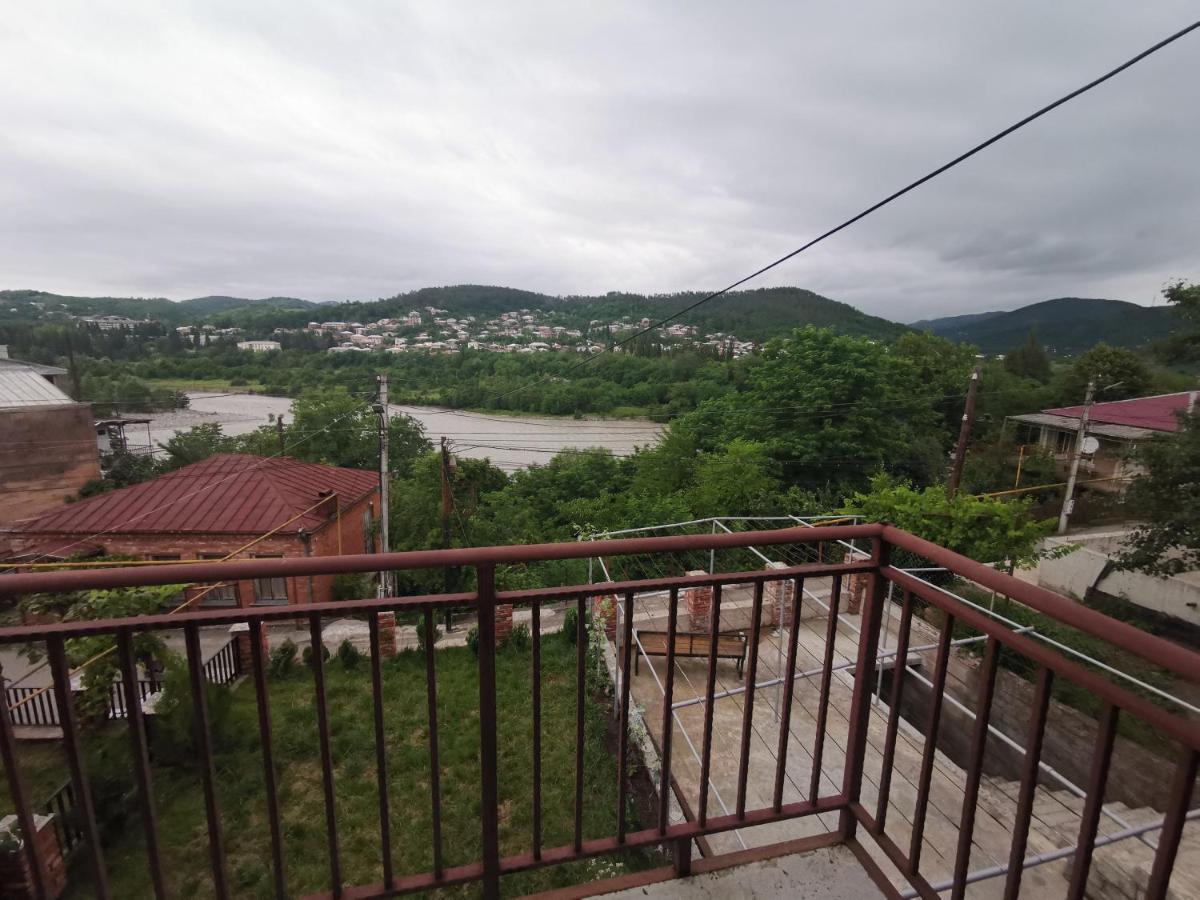 Гостевой дом LUKA Кутаиси Экстерьер фото